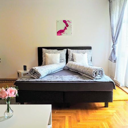 City Villa Schoenbrunn Apartments - Contactless 24H Check-In Wien Eksteriør billede